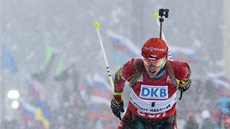 Gabriela Soukalová si bí pro vítzství ve stíhacím závod na 10 km v ruském