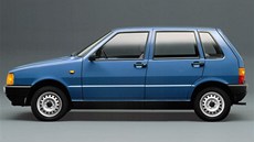 Giugiaro nadlil Unu nezvykle vysokou karoserii. Do auta se výborn nastupovalo...