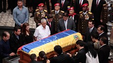 Ostatky zesnulého venezuelského prezidenta Cháveze byly p�evezeny z caracaské