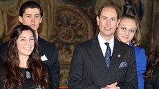 Princ Edward po p�edání certifikát� �eským student�m, kte�í úsp�n� absolvovali