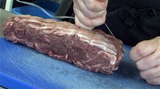 Zden�k Marcín z Prakulu vysv�tluje, jak zacházet s kuchy�ským provázkem.