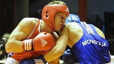 Boxer Zdenk Chládek ve finále Grand Prix Ústí s Enkhzorigem z Mongolska 