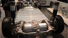 Podvozek vozu Tesla Model S 