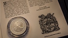 Krom��í�ský tolar je v prodeji ve speciální upomínkové sad�.