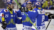 Josef Marha (vlevo) p�sobil v Davosu od roku 2001 a získal p�tkrát mistrovský