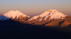 To je ona, nejvyí hora Bolívie Sajama. Pne se do výky 6 542 metr nad moem.