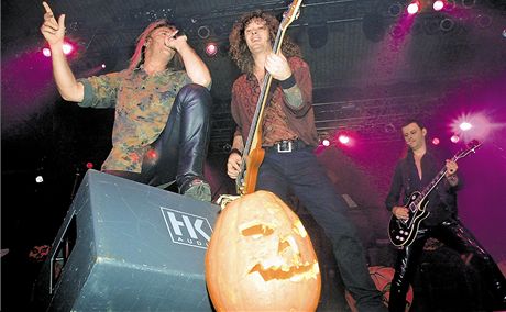 V roce 2003 koncertovala skupina Helloween ve zlínské sportovní hale, tentokrát