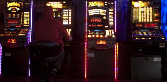 K možnému plošnému zákazu hazardu ve Zlíně se lidé vyjádří v lednu. Ilustrační snímek