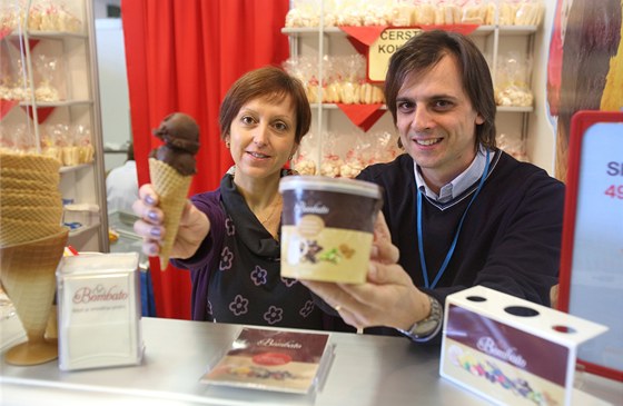 Manželé Březinovi provozují v Kladně cukrárnu Ňam Ňam. Získali ocenění za dva