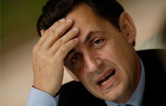 Nicolas Sarkozy vekerou vinu odmítá.