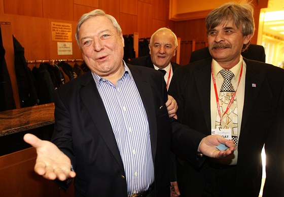 Praská SPOZ zvolila lobbistu Miroslava loufa do ela své kandidátky pro snmovní volby.