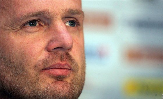 Trenér fotbalové reprezentace Michal Bílek se ocitl pod palbou nemilosrdné kritiky  fanouk.