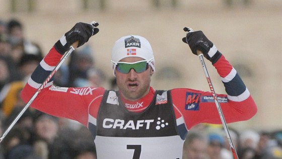 Petter Northug coby vítz sprintu Svtového poháru ve Stockholmu.