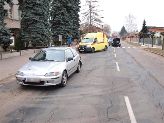 Nehoda ped základní kolou ve Skivanech (27.3.2013). Ped pechodem se