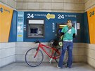 Kyperská vláda omezila výbry z bankomat (28. bezna 2013)