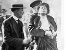 Jet jednou Emmeline Pankhurstová, jet jednou jako ter policejního zájmu.