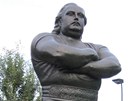 V Montrealu ní té bronzová socha Louise Cyra.