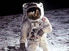 Astronaut Edwin E. Aldrin na povrchu Msíce bhem mise Apollo 11 (21. ervence...
