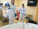 Speciální nástik dostala i porodní vana v jednom z pokoj Mstské nemocnice