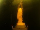 Potápní sochy vyadovalo pesnou navigaci a spolupráci potáp s týmem nad