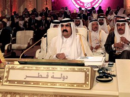 Katarský emír Hamad bin Chalífa Sání na summitu Ligy arabských stát� navrhl