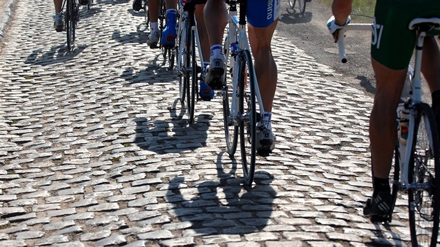 STO LET. Slavná cyklistická klasika Kolem Flander se narodila v roce 1913.