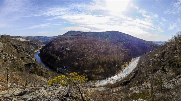 Panorama s dominantou vrcholu Mednk