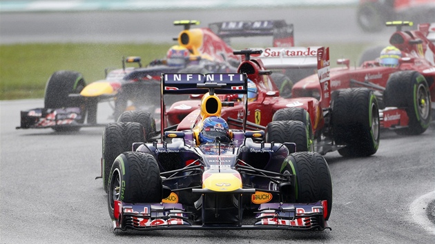 Sebastian Vettel pi Velk cen Malajsie vede pole jezdc na okruhu v Sepangu. 