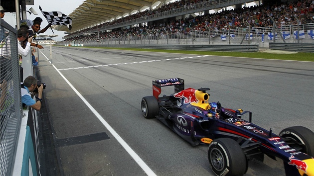 Sebastian Vettel vtz ve Velk cen Malajsie.