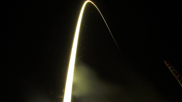 Start Sojuzu vyfocen na ryb oko a dlouhou expozici.