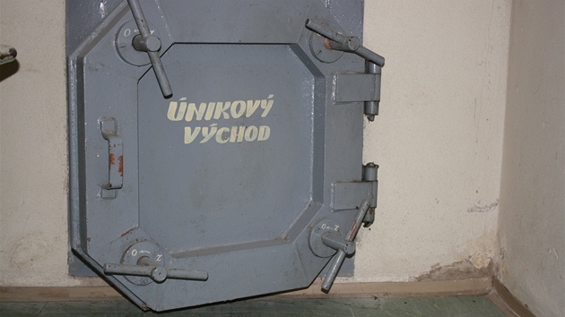 V hotelu se ji� p�i jeho pl�nov�n� po��talo s protiatomov�m krytem, kter� by prominenty ochr�nil p�ed bombov�m �tokem.