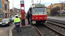 Na Blohorské ulici v Praze ve tvrtek ráno tramvaj srazila a usmrtila chodce.