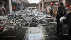 V nákupním centru Plaza se zítily stropní podhledy.