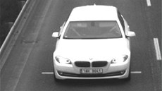 Pr�myslové kamery zachytily podez�elý v�z, jeho� posádku tvo�í pravd�podobn�