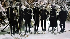 Více ne� m�síc p�ed závodem - v únoru 1913 - se Han� (uprost�ed) vydal na cestu