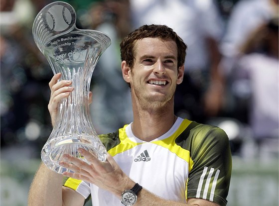 S TROFEJÍ. Andy Murray, vítz turnaje v Miami.