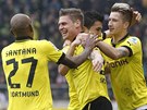 TREFA OBRÁNCE. Fotbalisté Borussie Dortmund se radují z gólu Lukasze Piszczeka.