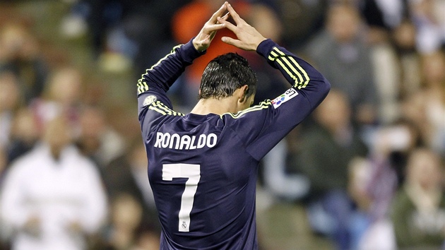 NEDAL. Cristiano Ronaldo z Realu Madrid lituje nepromnn ance.