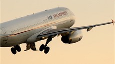 Egypt obnovil pravidelné letecké spojení s Íránem. Na trasu se b�hem soboty