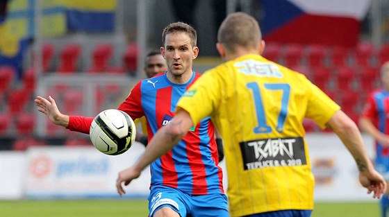 Plzeský Marek Bako (vlevo) vstelil v utkání proti Teplicím dva góly a