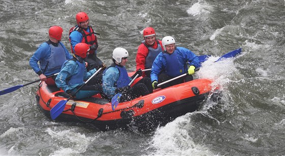 Zkušení vodáci budou na Ostravici učit, jak bezpečně sjíždět řeku. Ilustrační snímek
