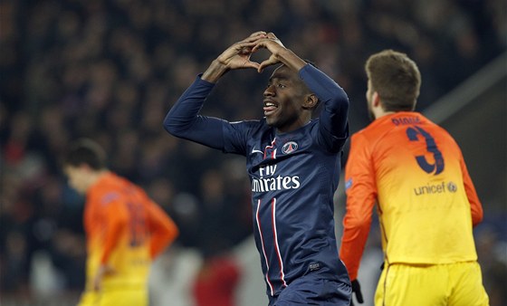 Záložník Blaise Matuidi z Paris St. Germain se raduje ze vstřeleného gólu.