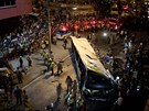 V brazilském Riu se v úterý veer zítil mstský autobus z desetimetrového