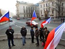 lenové hnutí Holeovská výzva se seli ped Úadem vlády v Praze. (8. dubna