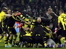 JSME TAM Fotbalisté Dortmundu (vpravo) se radují z postupu do semifinále Ligy