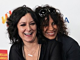 Sara Gilbertov a Linda Perry