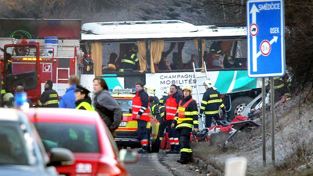 U Rokycan havaroval francouzsk autobus pln dt. (8. dubna 2013)
