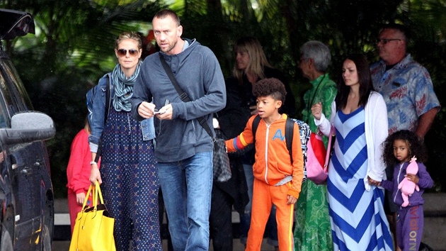 Heidi Klumová s přítelem, dětmi a jejich chůvou na Havaji