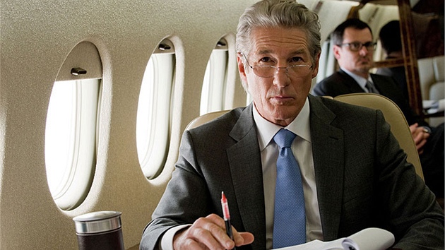 Richard Gere hraje obchodníka, kterému se za�ne hroutit �ivot.