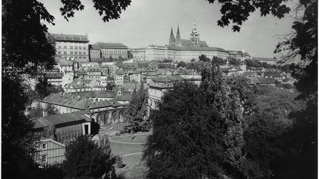 Hradany z Lobkovické zahrady, kolem 1955